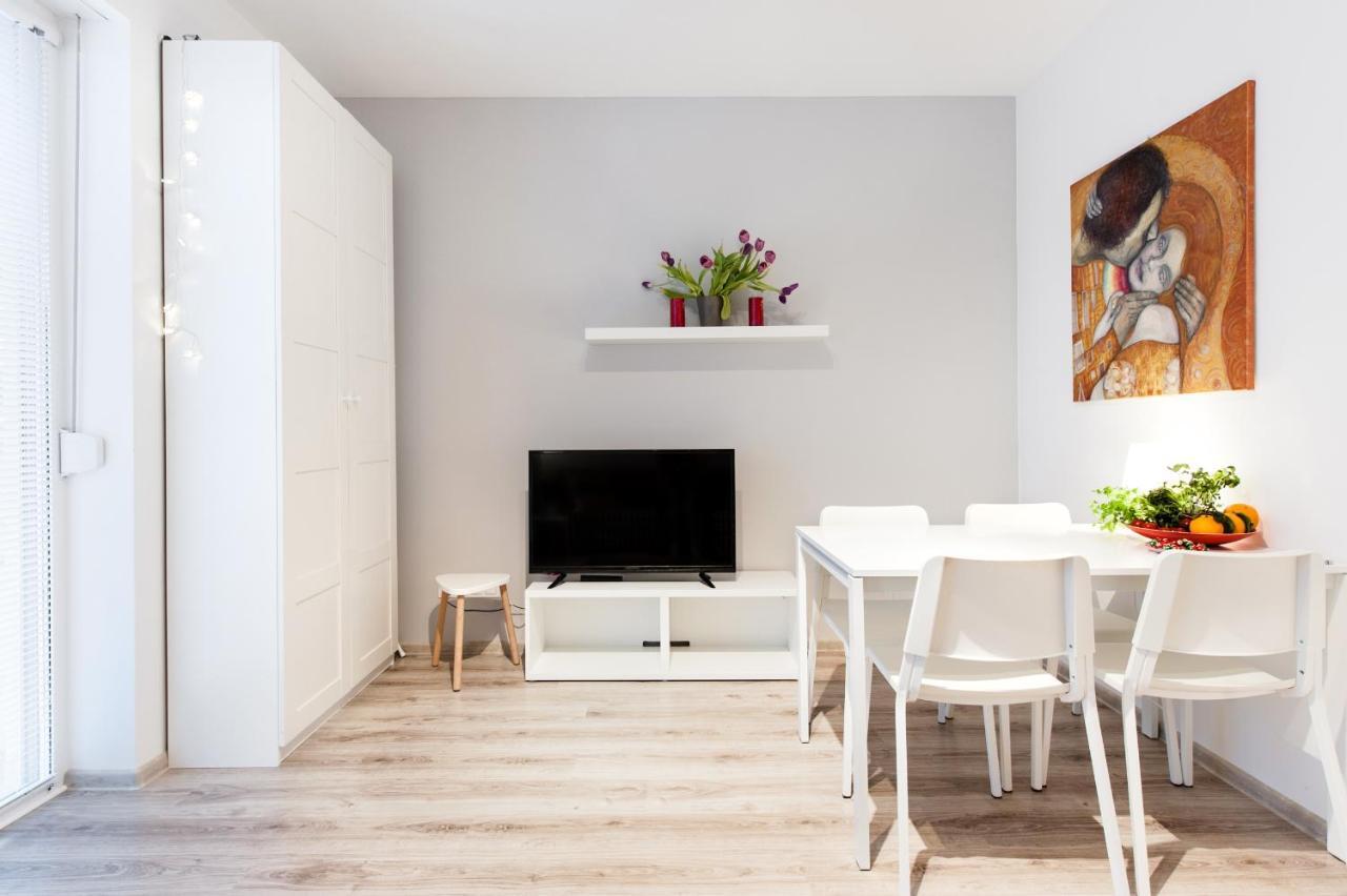 Апартаменты Super Apart Dywizjonu 303 175/8 Варшава Номер фото